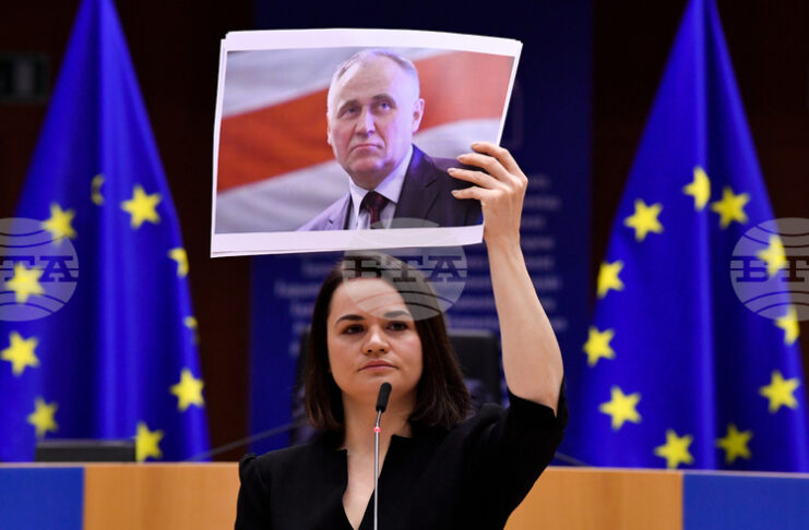 ОБНОВЕНА
                                                                                                Беларуската опозиционна лидерка Светлана Тихановска приветства освобождаването от затвора на Николай Статкевич