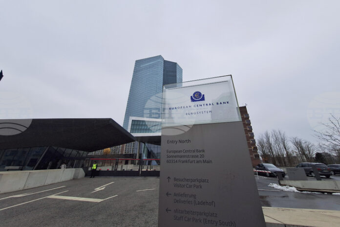 ОБНОВЕНА Европейската централна банка остави непроменени основните лихви за пети пореден път в първото за България участие като пълноправен член на еврозоната