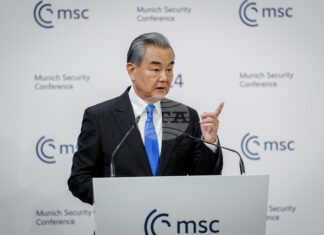 ОБНОВЕНА
                                                                                                Китайският външен министър Ван И предупреди за "импулсивните" призиви на САЩ за дистанциране от Китай