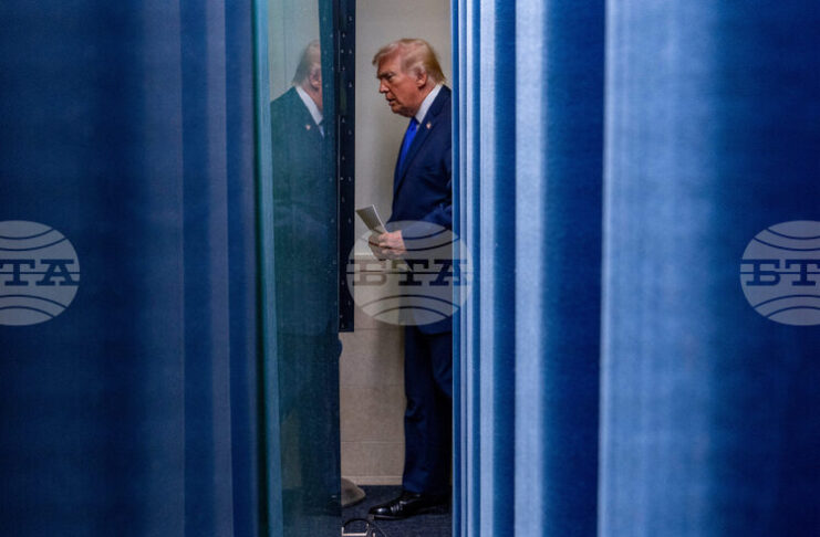 ОБНОВЕНА Тръмп обяви увеличение на временната глобална митническа ставка до 15 на сто