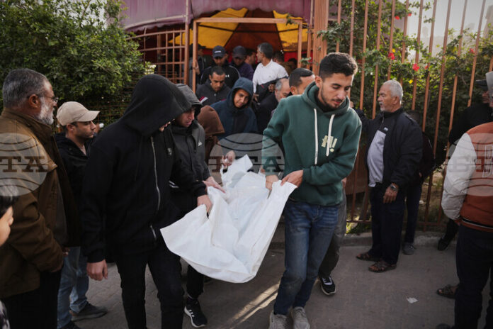 ОБНОВНЕНА
                                                                                                Израелски въздушни удари са убили 11 души в Газа, съобщават палестински медици; Израел твърди, че "Хамас" нарушава примирието