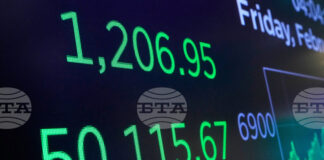 ОБЗОР
                                                                                                Високата волатилност на пазарите се запазва въпреки липсата на нови геополитически сътресения – какво ще следят пазарите през седмицата