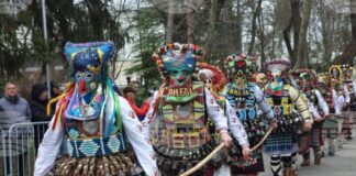 Оглушително кукерско сборище превзе Ямбол в първия ден от състезателните дефилета на „Кукерландия 2026”