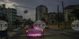 От печки на дървени въглища до соларни панели - кубинците се приспособяват към енергийния недостиг в страната