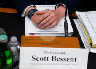 От Тръмп зависи дали Уорш може да бъде съден за решенията си по паричната политика, каза Скот Бесънт