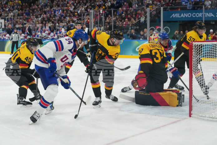 Отборът на САЩ завърши с три победи груповата фаза на Отборът на САЩ завърши с три победи груповата фаза на мъжкия хокеен турнир в Милано и прескача плейофния кръг