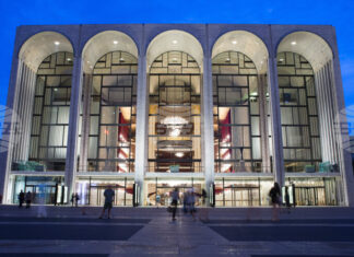 Пет премиери ще представи „Метрополитън“ опера през следващия сезон, Соня Йончева ще пее в „Медея“ на Керубини