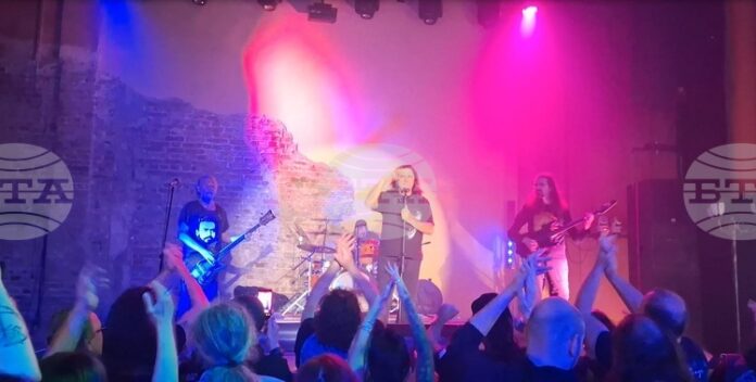 По повод 150-ата годишнина от Априлското въстание рок група „Епизод“ създаде песен за Тодор Каблешков