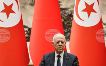 Полицията в Тунис арестува депутат, подиграл се с президента Каис Сайед в социалните мрежи