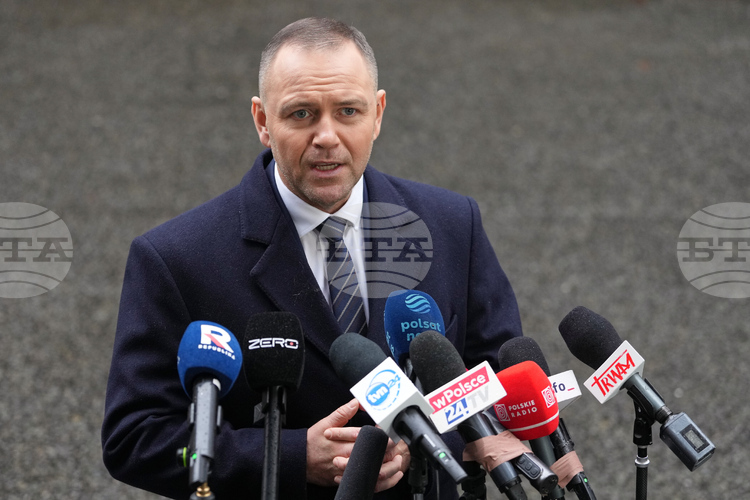 Полският президент Карол Навроцки подчерта необходимостта от национална ядрена програма