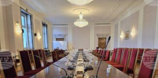 Поради липса на кворум Комисията по образованието и науката в Народното събрание не обсъди днес промените в Закона за училищното образование