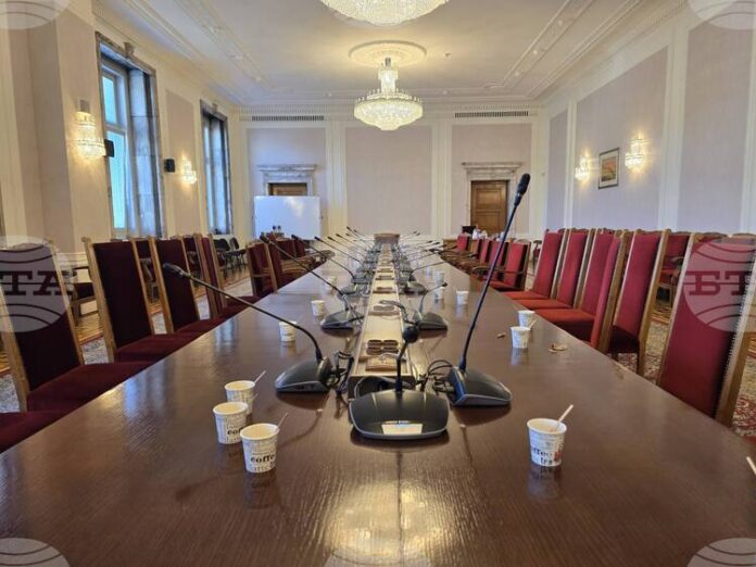 Поради липса на кворум Комисията по образованието и науката в Народното събрание не обсъди днес промените в Закона за училищното образование