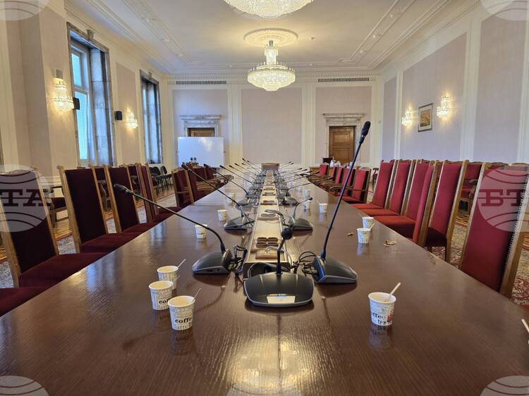 Планираното за днес заседание на Комисията по образованието и науката