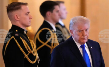 Повечето американци смятат, че Тръмп става все по-нестабилен с възрастта, сочи ново социологическо проучване на Ройтерс/Ипсос Повечето американци смятат, че Тръмп става все по-нестабилен с възрастта, сочи ново социологическо проучване на Ройтерс/Ипсос