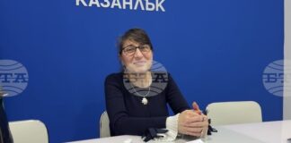 Представяне на списание ЛИК „130 години висше образование по изобразително изкуство“
                                                                                                Много възпитаници на казанлъшкото НУПИД "Акад. Дечко Узунов" доказват, че наученото тук е на световно ниво, каза директорът му Петя Минекова