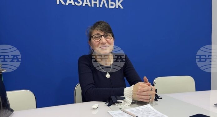 Представяне на списание ЛИК „130 години висше образование по изобразително изкуство“
                                                                                                Много възпитаници на казанлъшкото НУПИД "Акад. Дечко Узунов" доказват, че наученото тук е на световно ниво, каза директорът му Петя Минекова