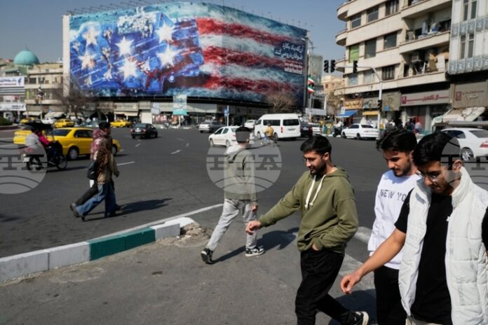 ПРЕГЛЕД НА ПЕЧАТА
                                                                                                Напрежението между САЩ и Иран продължава да е водеща тема в западния печат