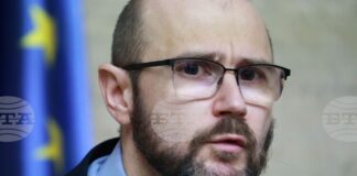 Прокуратурата не може да бъде заложник на един човек, каза служебният министър на правосъдието Андрей Янкулов