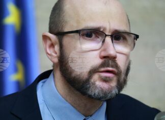 Прокуратурата не може да бъде заложник на един човек, каза служебният министър на правосъдието Андрей Янкулов