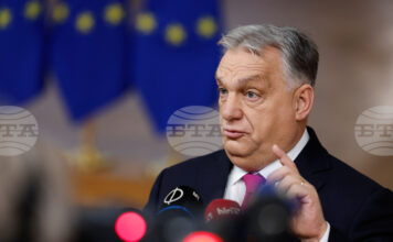 РАЗШИРЕНА
                                                                                                Орбан обеща да „измете“ от Унгария всички "псевдоорганизации на гражданското общество"