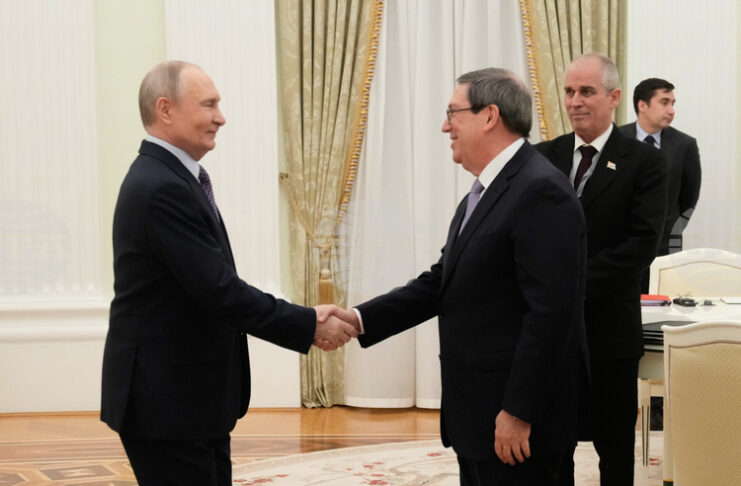 РАЗШИРЕНА
                                                                                                Путин осъди новите ограничения срещу Куба на среща в Кремъл с кубинския външен министър