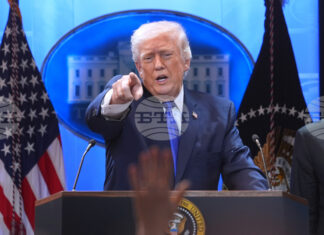 РАЗШИРЕНА
                                                                                                Тръмп заяви, че ще наложи глобални мита от 10%, след като загуби делото във Върховния съд