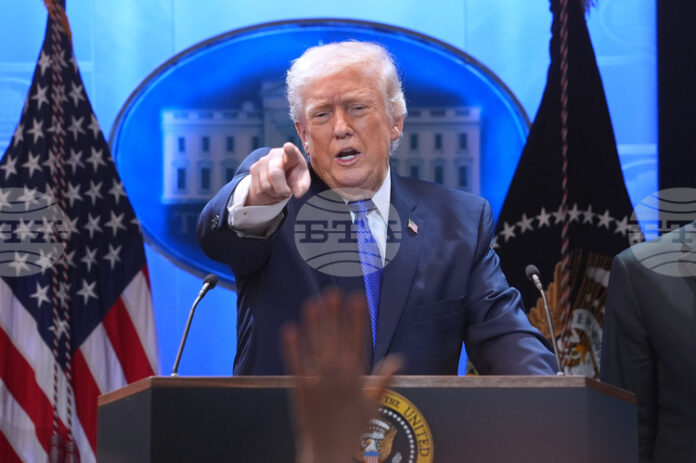 РАЗШИРЕНА
                                                                                                Тръмп заяви, че ще наложи глобални мита от 10%, след като загуби делото във Върховния съд