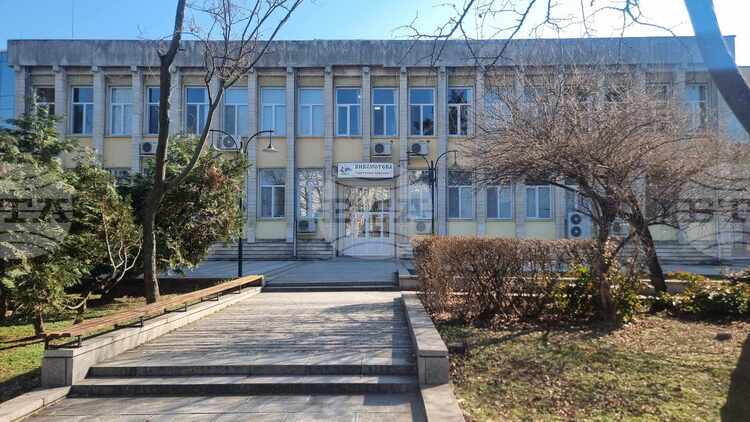 Регионалната библиотека „Партений Павлович“ в Силистра днес издава безплатни читателски карти