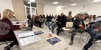 Розопроизводители от цялата страна учредиха в Павел баня „Обединение българска маслодайна роза“