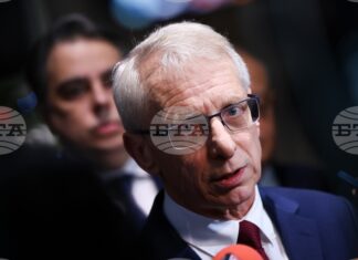 С Андрей Гюров не сме обсъждали министерски постове, каза Николай Денков от ПП-ДБ