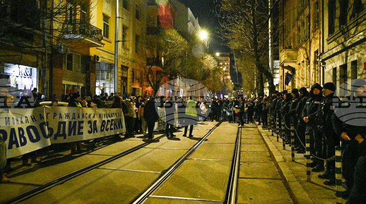 С шествие до ВСС приключи протестът в центъра на София с искане за оставката на и.ф. главен прокурор Борислав Сарафов