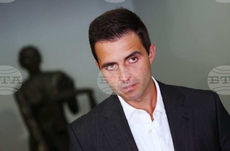 Сайтът, в който са публикувани видеата, заснети в гинекологичен кабинет в София, не е български и е бил с платен достъп, каза прокурор Николай Николаев