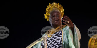 Школи по самба отдадоха почит към чернокожи бразилски писателки на парадите си на карнавала в Рио де Жанейро