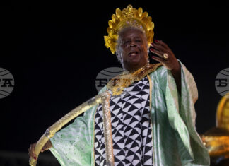 Школи по самба отдадоха почит към чернокожи бразилски писателки на парадите си на карнавала в Рио де Жанейро