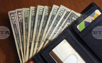 След установени сериозни нарушения швейцарският финансов регулатор нареди обявяването в ликвидация на „ЕмБер мърчънт банк“ След установени сериозни нарушения швейцарският финансов регулатор нареди обявяването в ликвидация на „ЕмБер мърчънт банк“