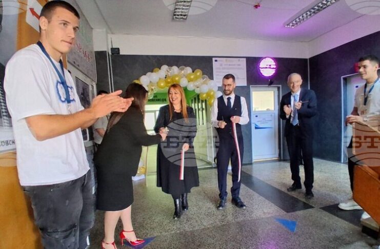 Столичното 81-во Средно училище „Виктор Юго“ вече има втори STEM център