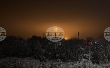 Светлини от специфично военно учение осветиха небето над учебен полигон „Тюлбето“ в Казанлък Светлини от специфично военно учение осветиха небето над учебен полигон „Тюлбето“ в Казанлък