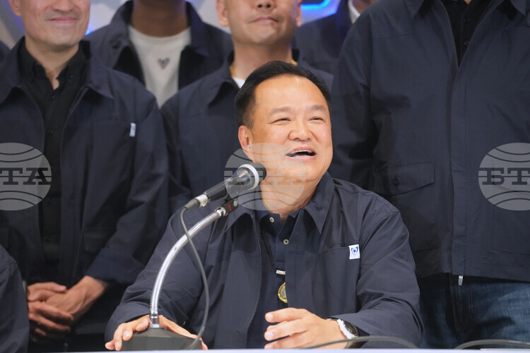 Тайландският премиер обеща да затвори границата със съседна Камбоджа и да построи стена по нея