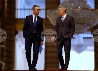 Темата за високите сметки за ток и поскъпването на водата се използва за политически внушения, каза Андрей Гюров