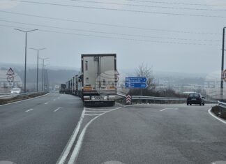 Трафикът е интензивен на ГКПП „Капитан Андреево“ и „Лесово“ на изход за товарни автомобили