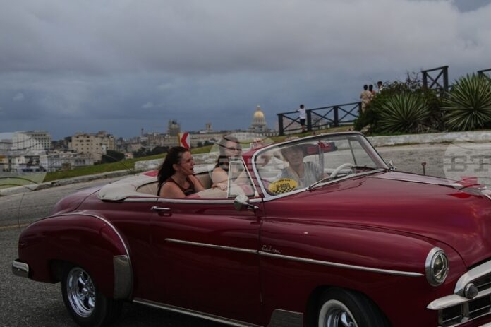 Туризмът в Куба потъва под натиска на американските санкции и Туризмът в Куба потъва под натиска на американските санкции и намаляващите доставки на петрол от Венецуела