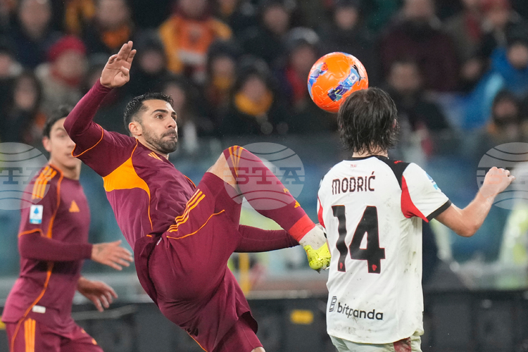 Турският национал Зеки Челик напуска Рома след края на сезона