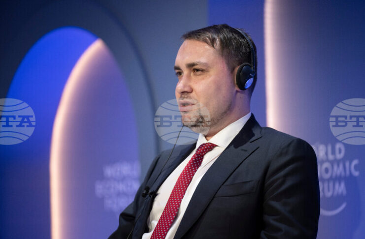 Украинската делегация за тристранните мирни преговори замина за Женева