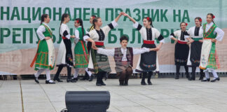 В Стара Загора се проведе инициативата „Пробуждане с хоро“