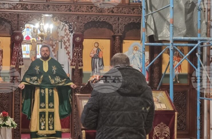 В живота си трябва да се стремим към смирение, да не осъждаме другите и да се учим от добрия пример, каза отец Петър във Велико Търново