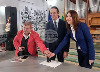 Валидиране на специално пощенско-филателно издание „Български маскарадни игри“ постави началото на фестивала „Кукерландия“ в Ямбол Валидиране на специално пощенско-филателно издание „Български маскарадни игри“ постави началото на фестивала „Кукерландия“ в Ямбол