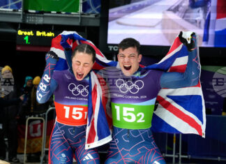 Великобритания спечели златните медали в състезанието по скелетон за смесени отбори