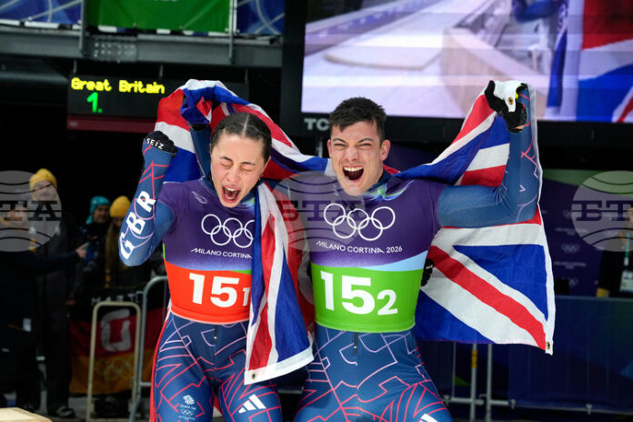 Великобритания спечели златните медали в състезанието по скелетон за смесени Великобритания спечели златните медали в състезанието по скелетон за смесени отбори