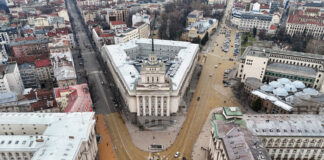 Законопроектът за промени на удължителния закон за бюджета е внесен в Народното събрание