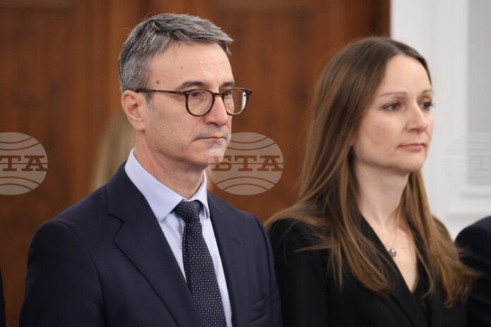 „Булгаргаз“ се намира във фактически фалит, обяви служебният министър на енергетиката